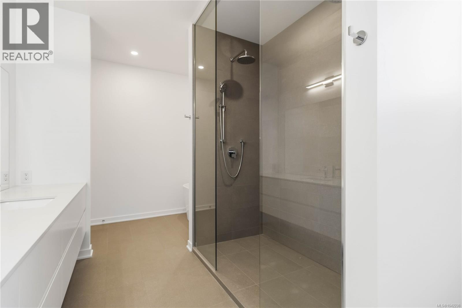 3700 Kootenay Pl - 90