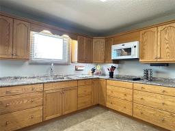 22111 14 Highway, Winkler, MB R6W4A6 Photo 14