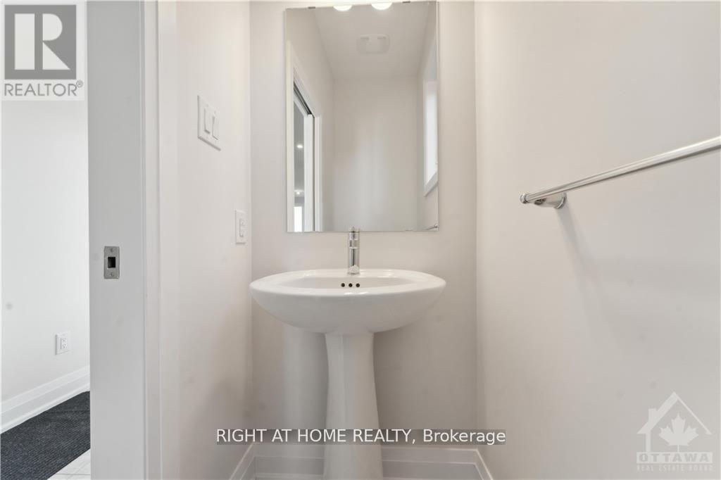 724 PETANQUE CRESCENT, Ottawa. Luxury613. By Peter Sagos - Image 6