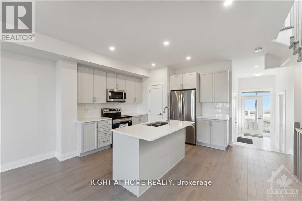 724 PETANQUE CRESCENT, Ottawa. Luxury613. By Peter Sagos - Image 8