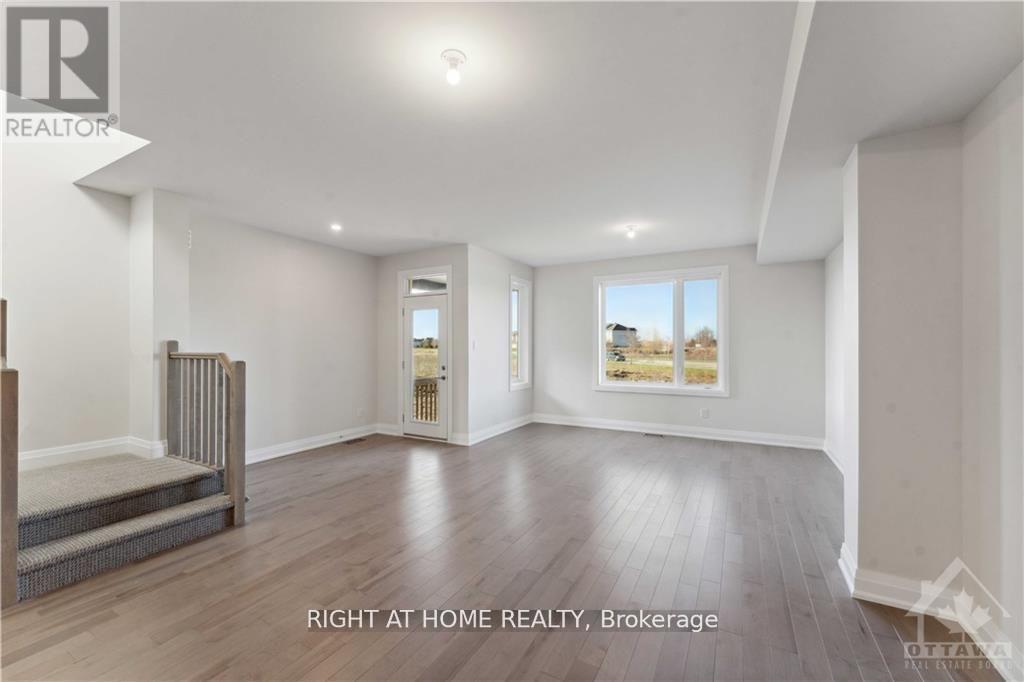 724 PETANQUE CRESCENT, Ottawa. Luxury613. By Peter Sagos - Image 9