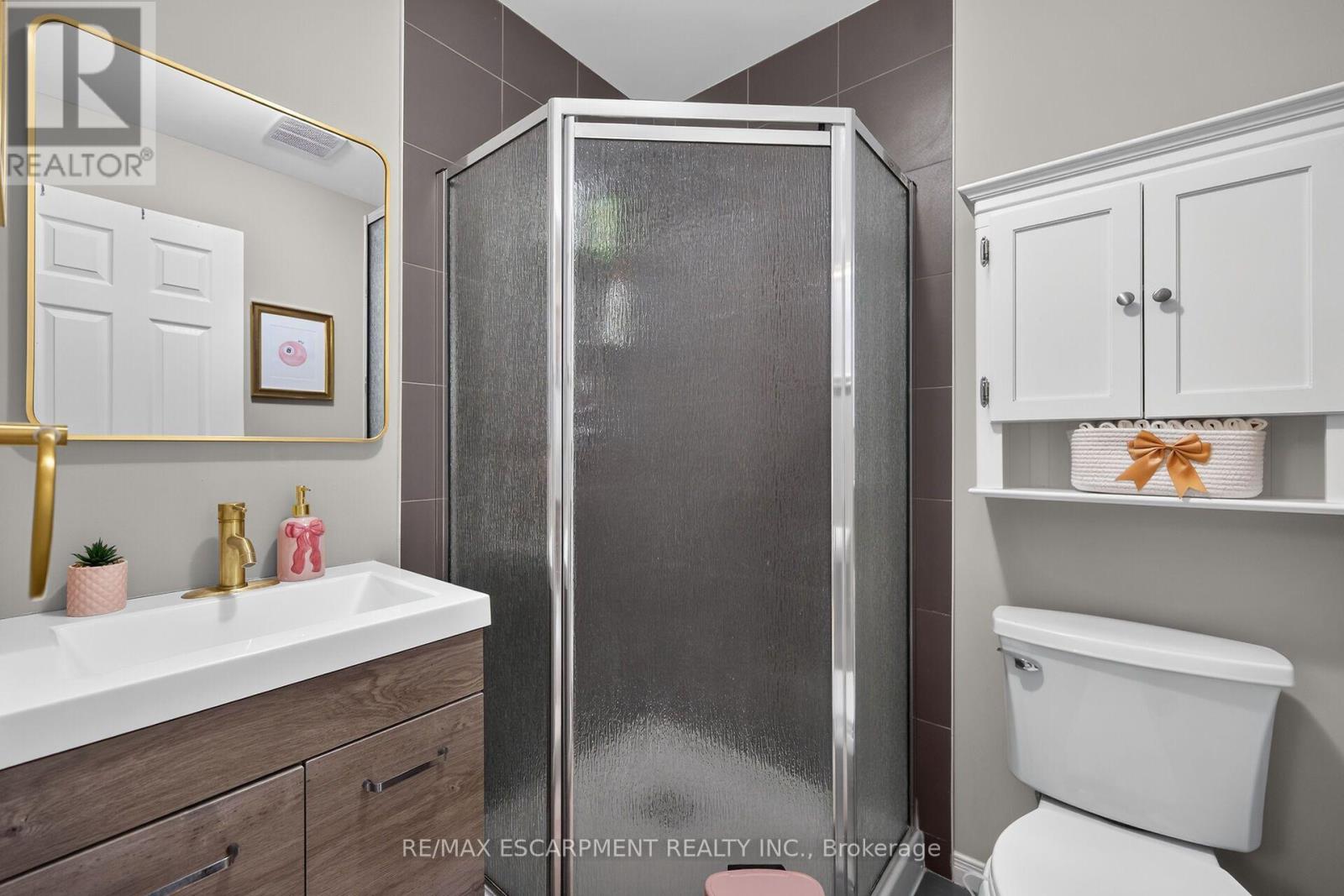 #17 1328 UPPER SHERMAN AVENUE - 29
