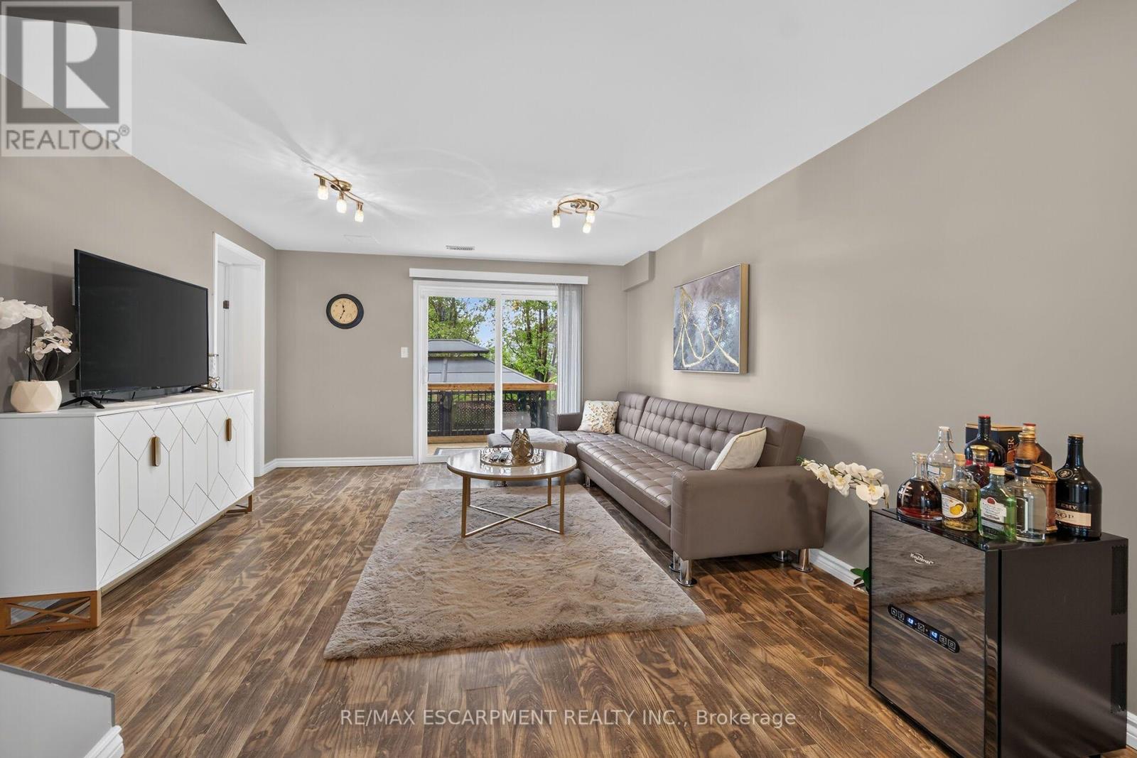 #17 1328 UPPER SHERMAN AVENUE - 35