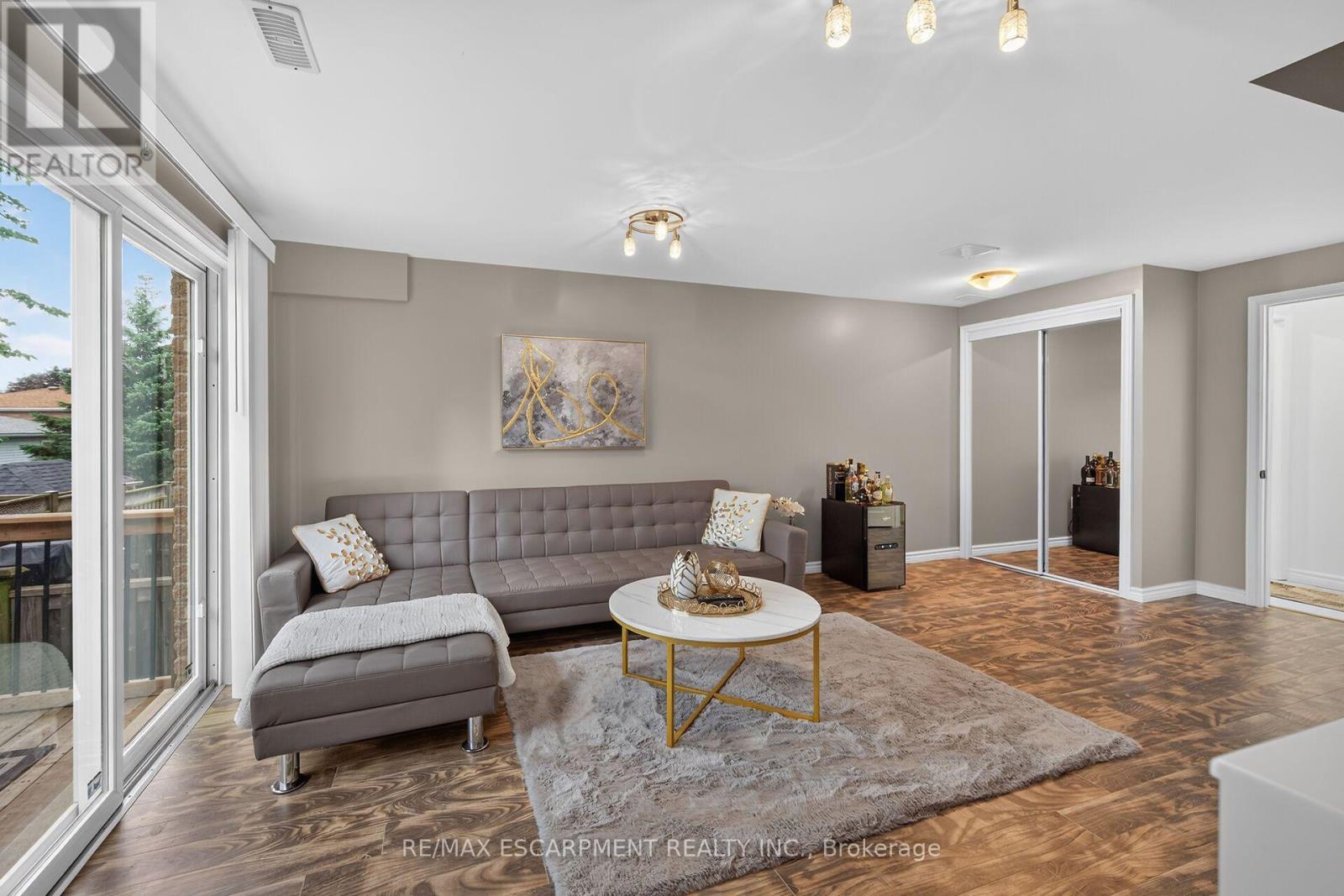 #17 1328 UPPER SHERMAN AVENUE - 36