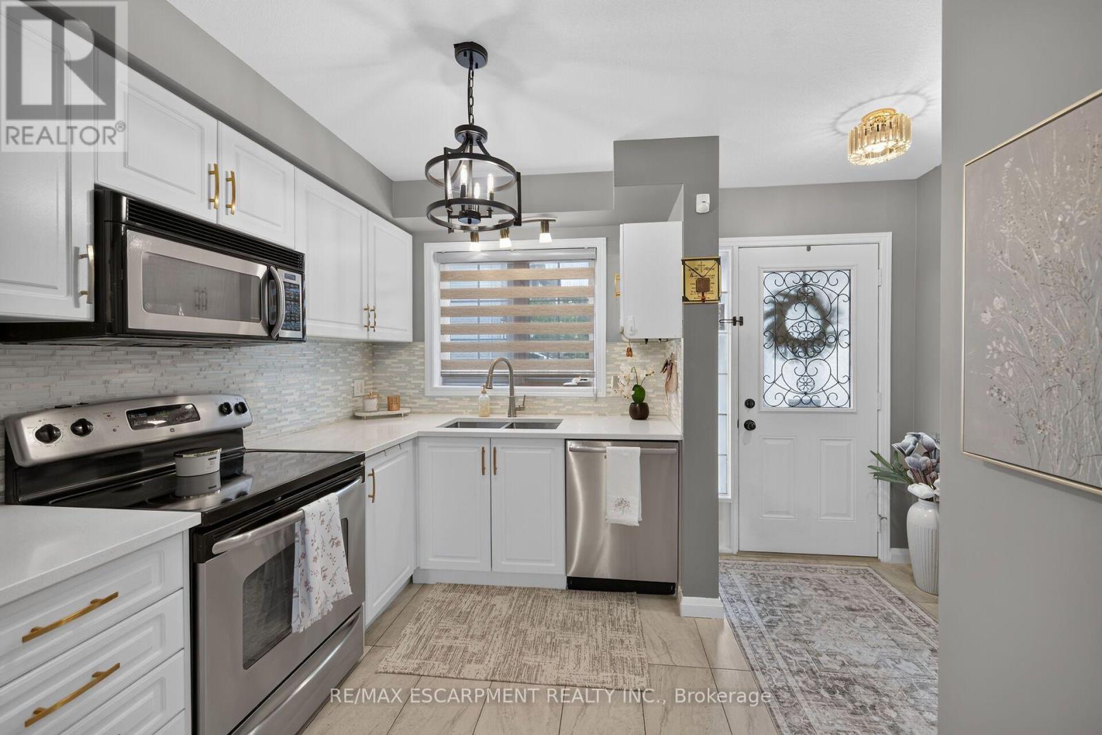 #17 1328 UPPER SHERMAN AVENUE - 8