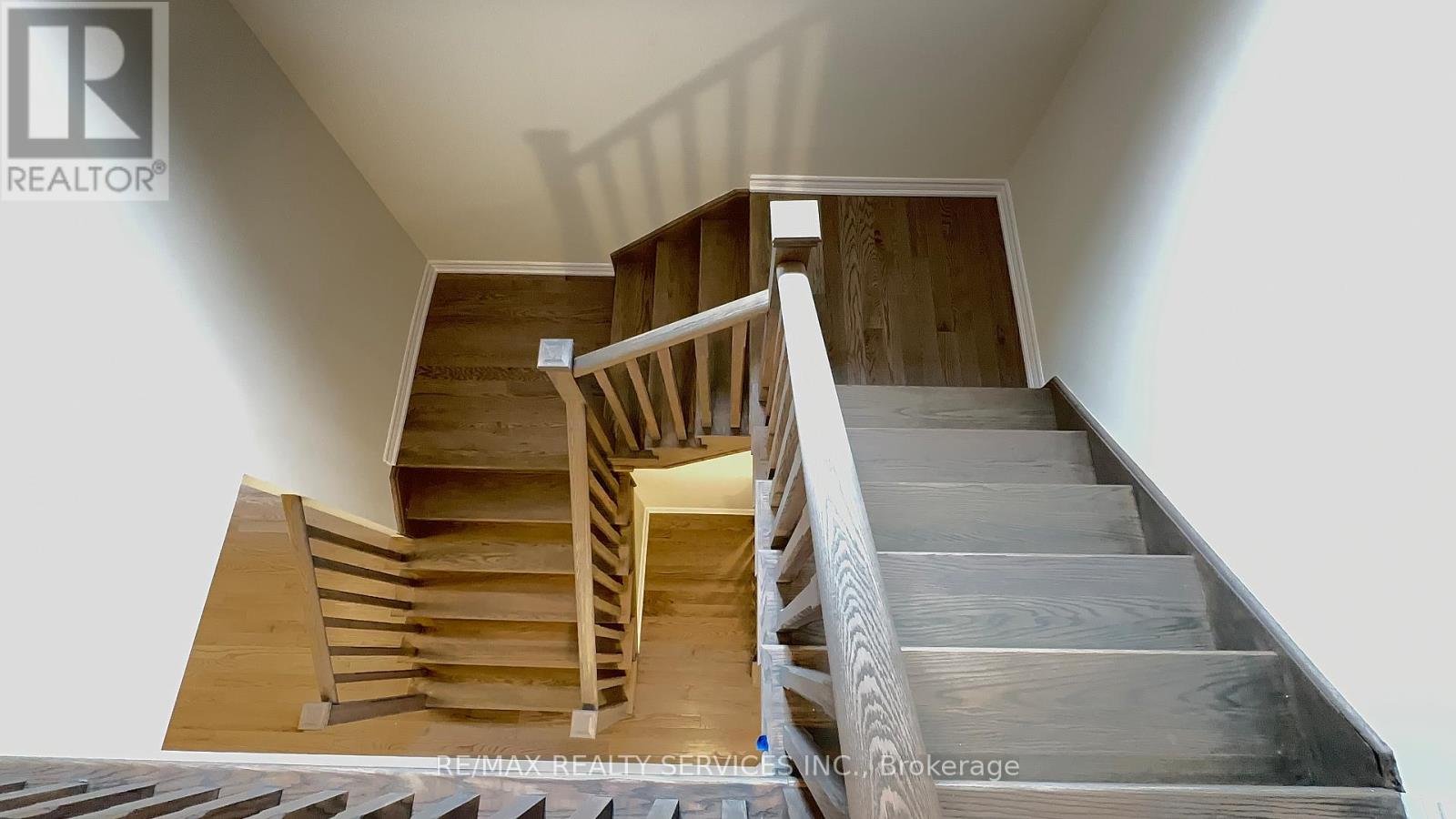 10 MOLNAR CRESCENT - 16