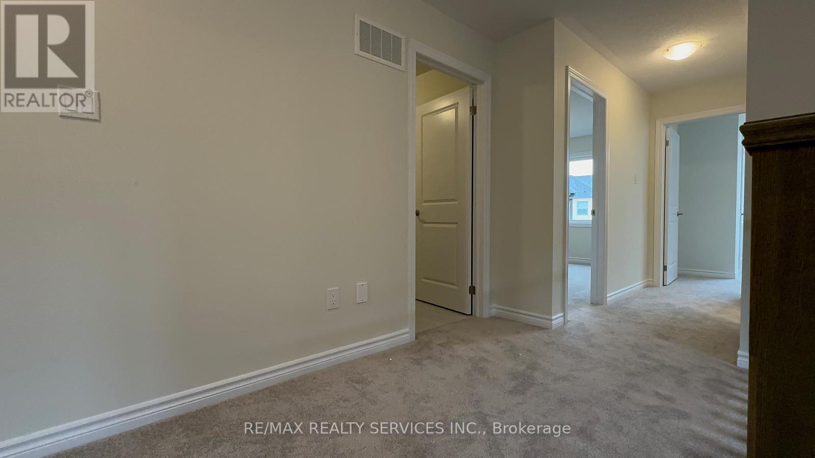 10 MOLNAR CRESCENT - 25