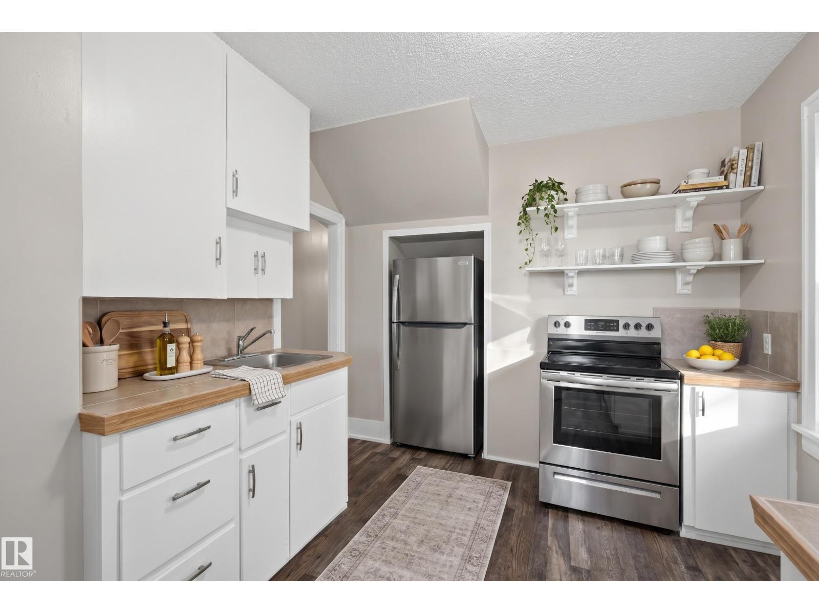 4904 49 ST - 17