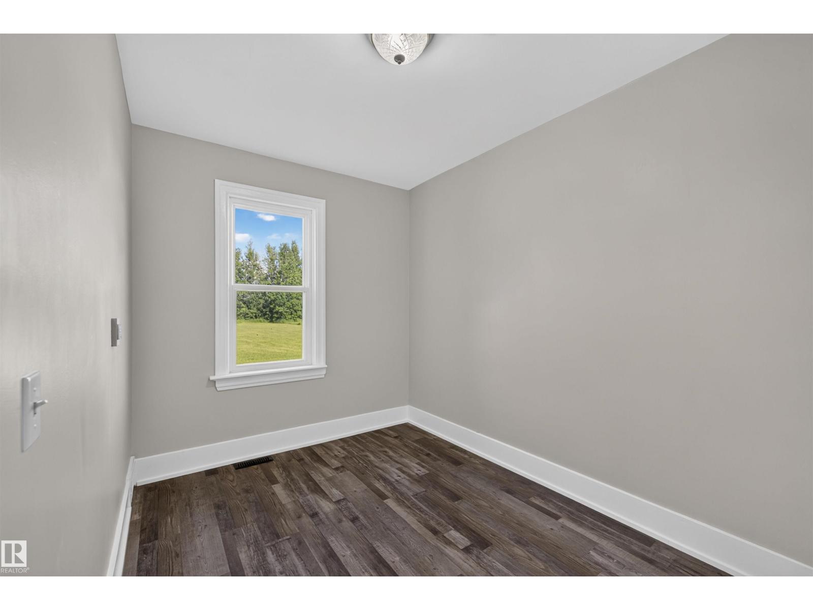 4904 49 ST - 20