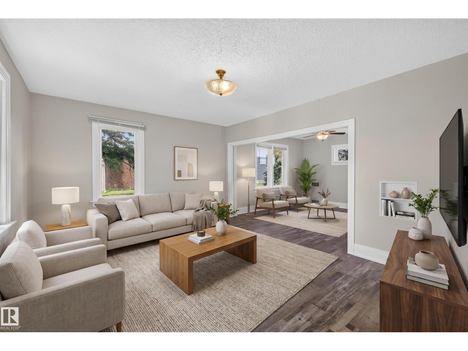 4904 49 ST - 7