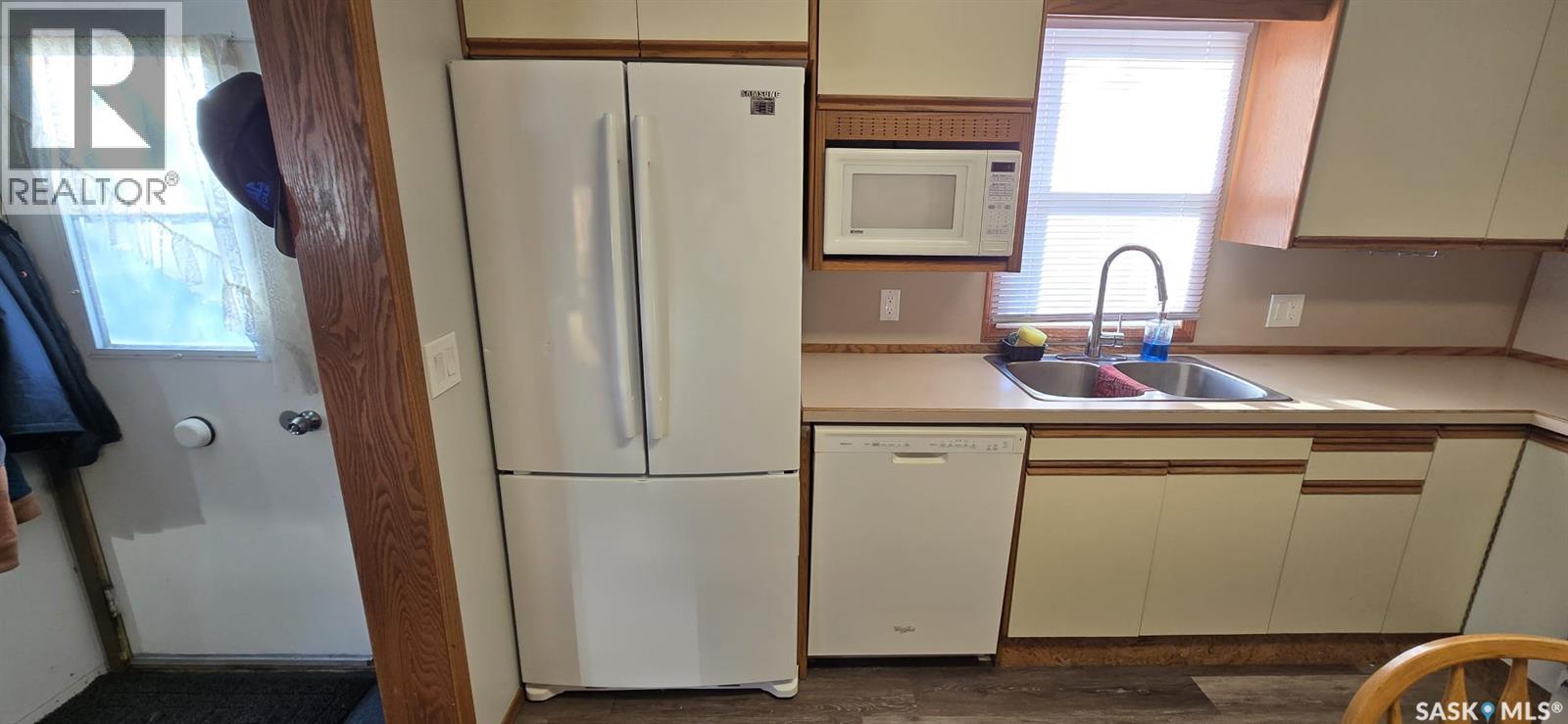 430 3rd STREET E - 12