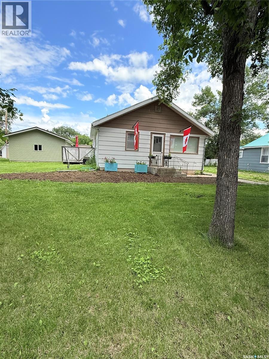 430 3rd STREET E - 25
