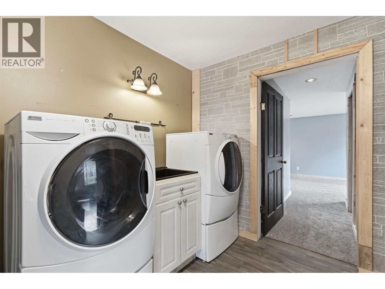 643 HODGSON ROAD - 13