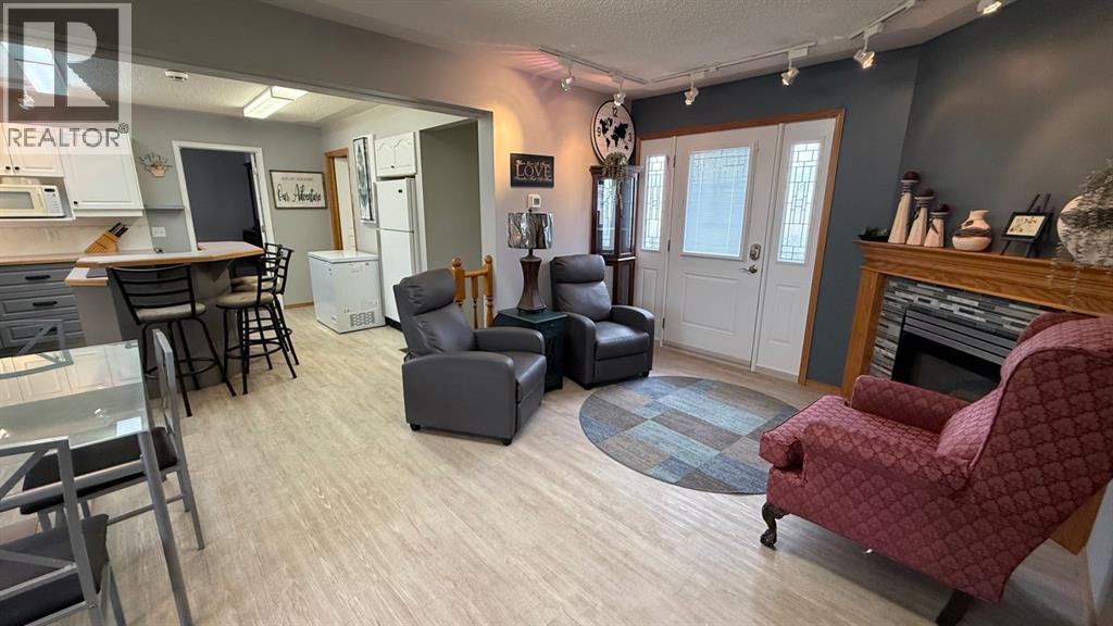 307 4 Avenue W - 13