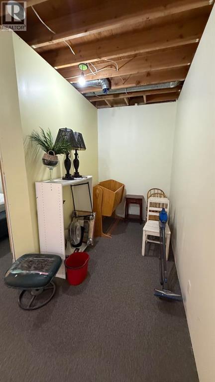 307 4 Avenue W - 27