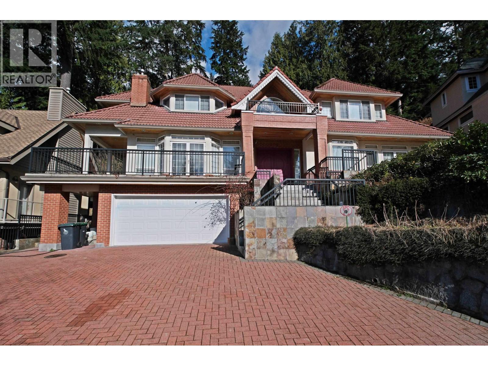 4989 CHALET PLACE, North Vancouver