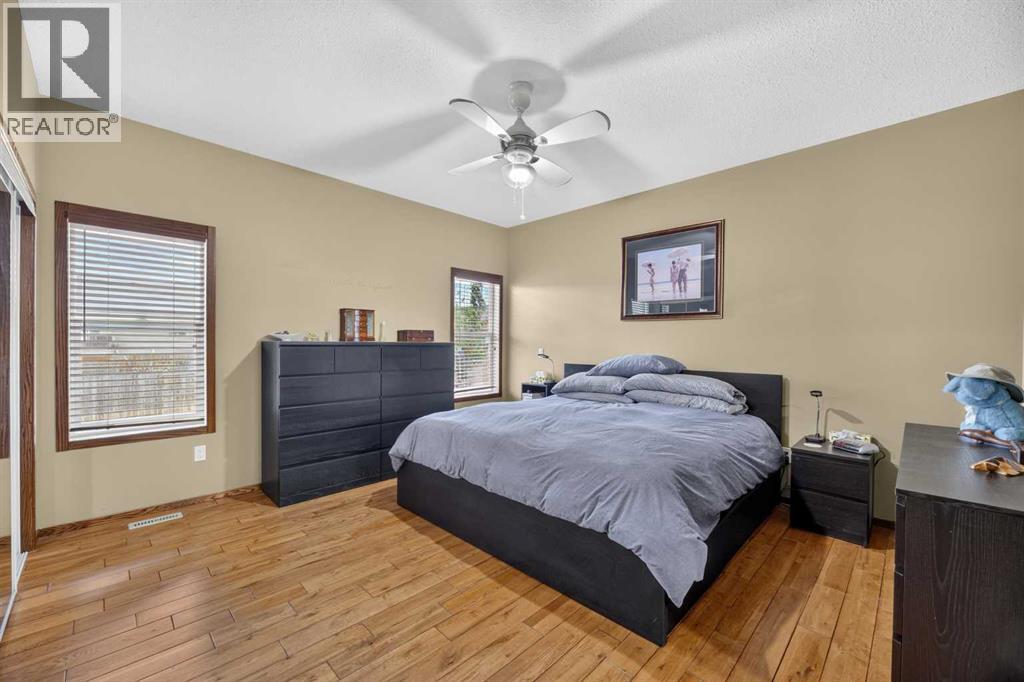 10 Vantage Crescent - 11