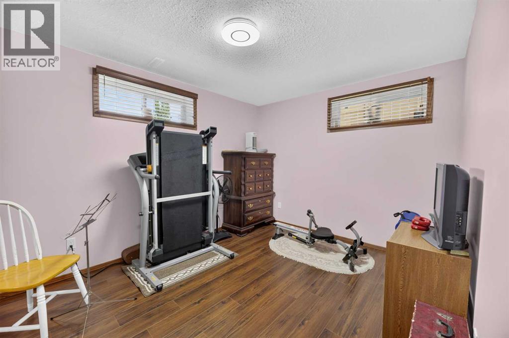 10 Vantage Crescent - 17