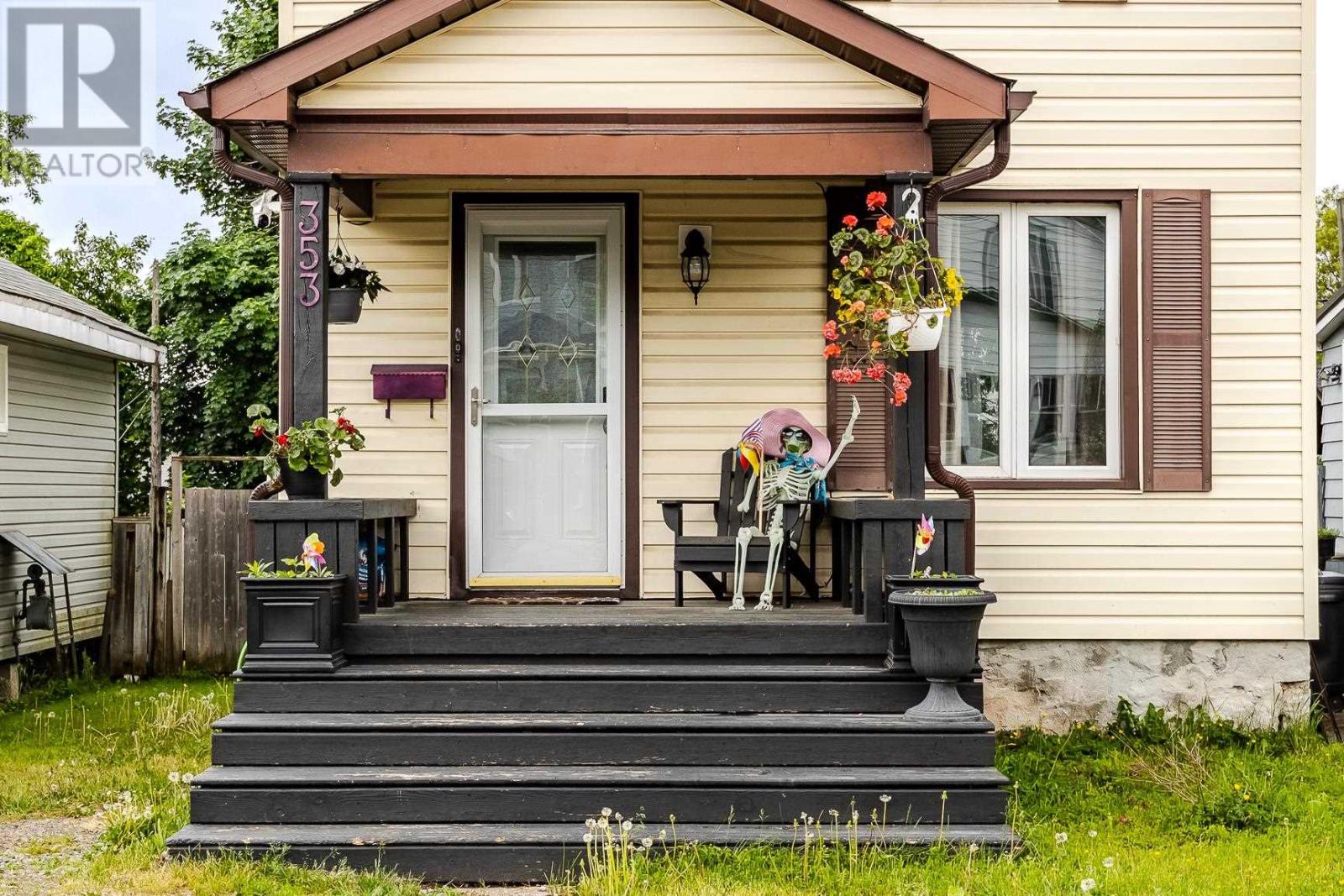 353 Wilson ST - 3