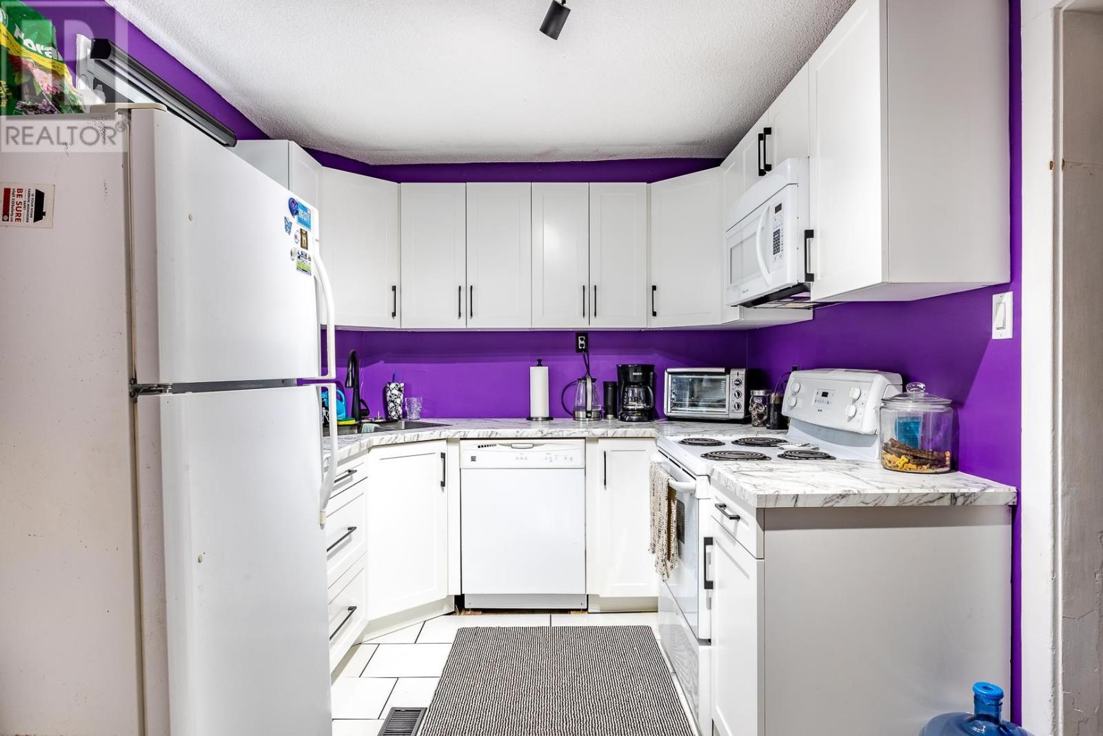 353 Wilson ST - Image 6