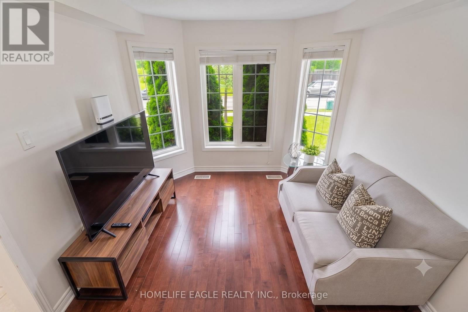 135 WAINSCOT AVENUE - 10