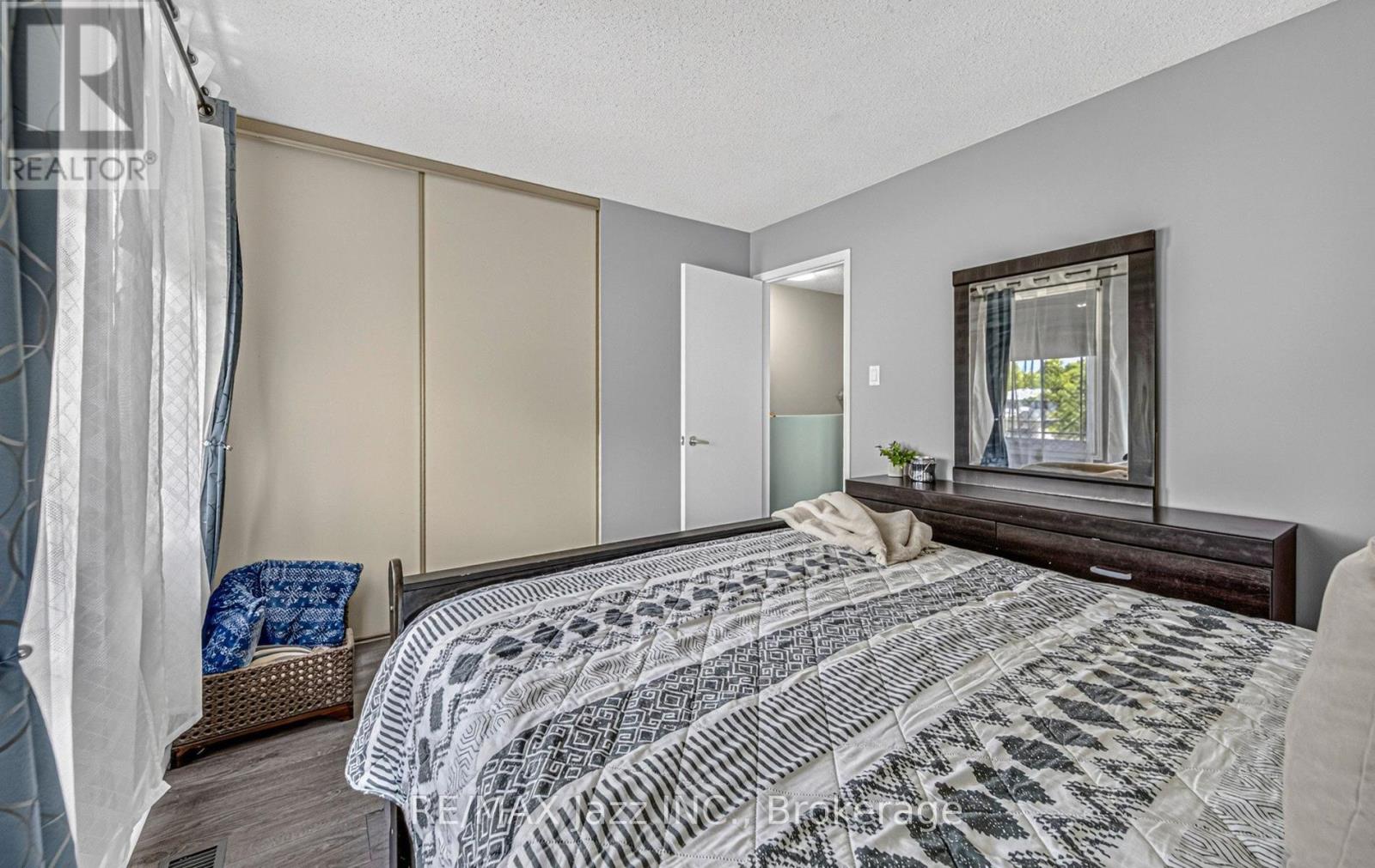 1387 RITSON ROAD S - 10