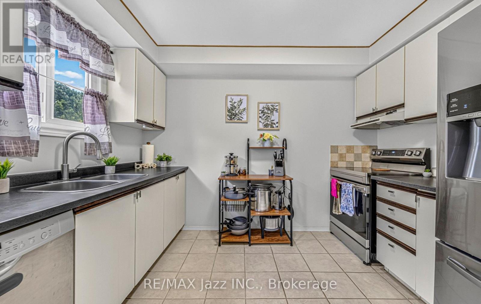 1387 RITSON ROAD S - 7