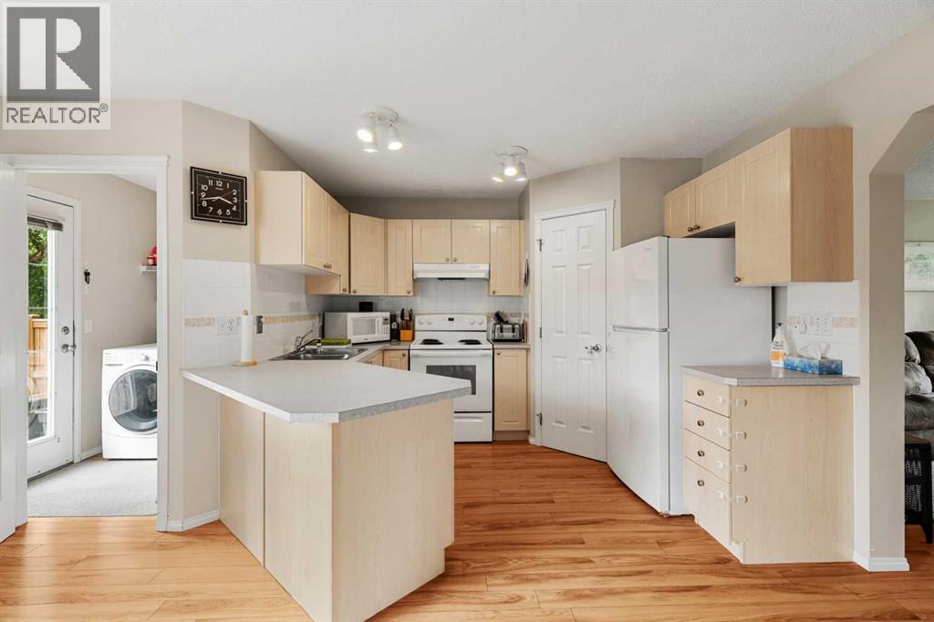 172 Citadel Bluff Close NW - 8