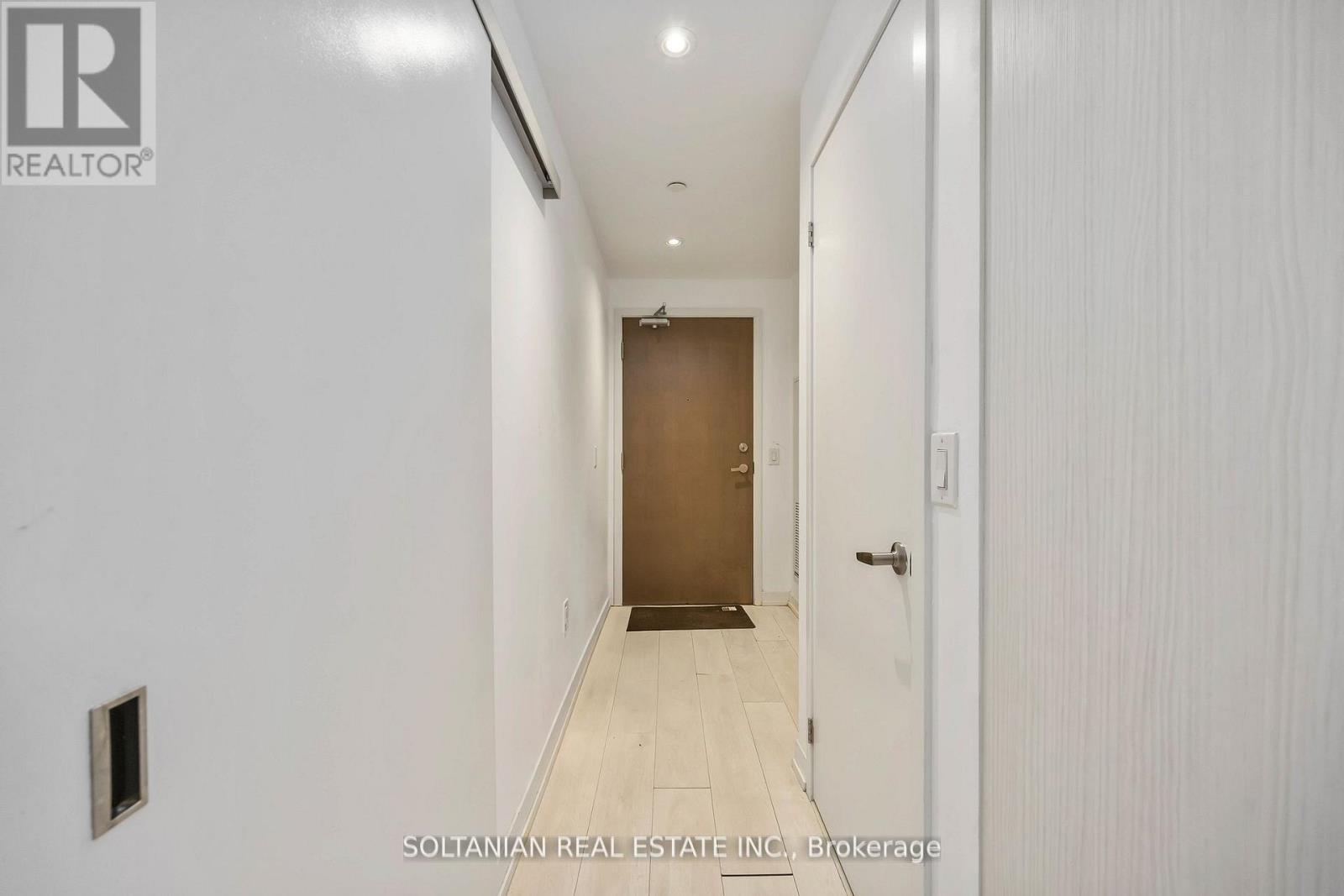 #719 15 LOWER JARVIS STREET - 6