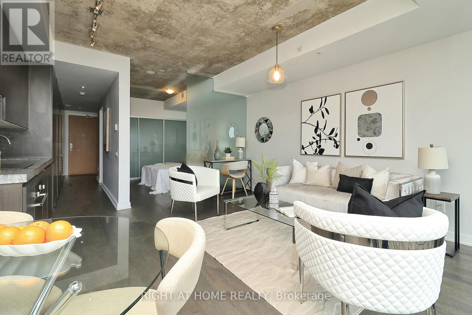 #1112 629 KING STREET W - 1