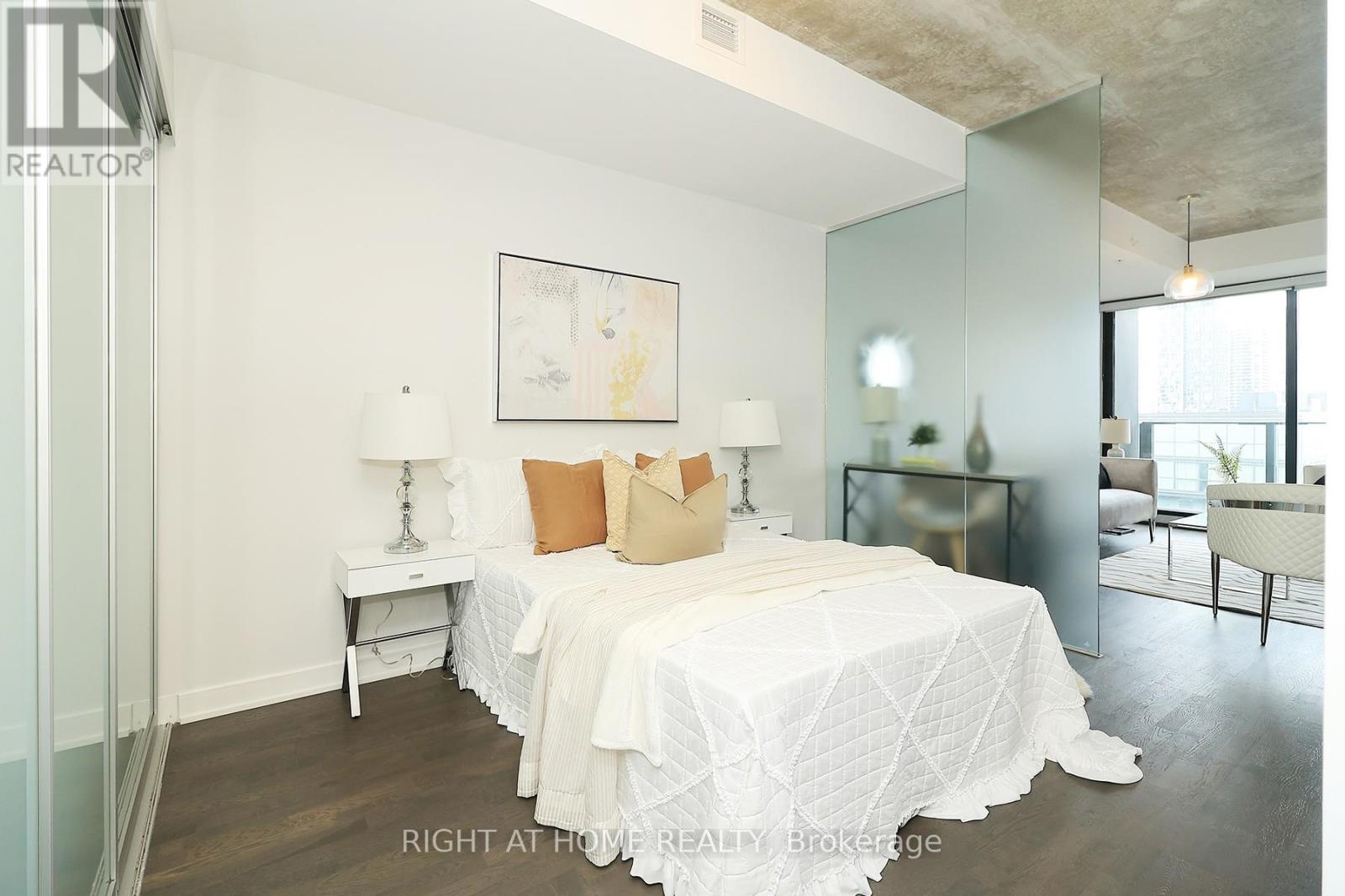 #1112 629 KING STREET W - 12