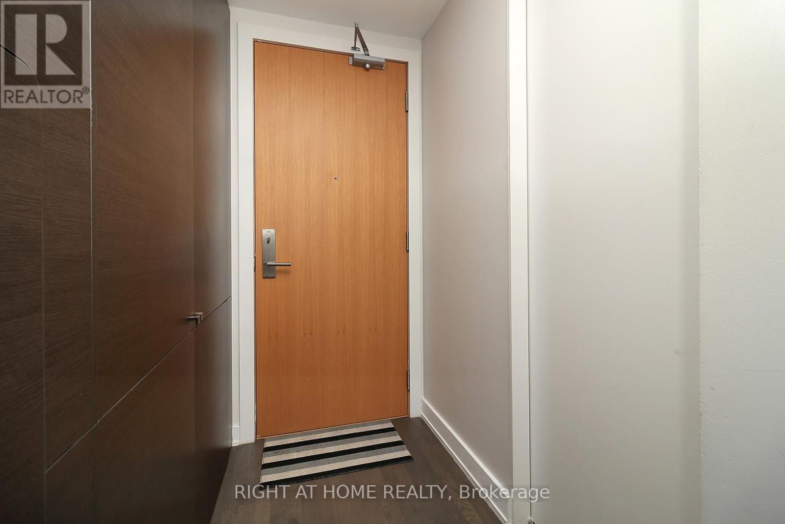#1112 629 KING STREET W - 19