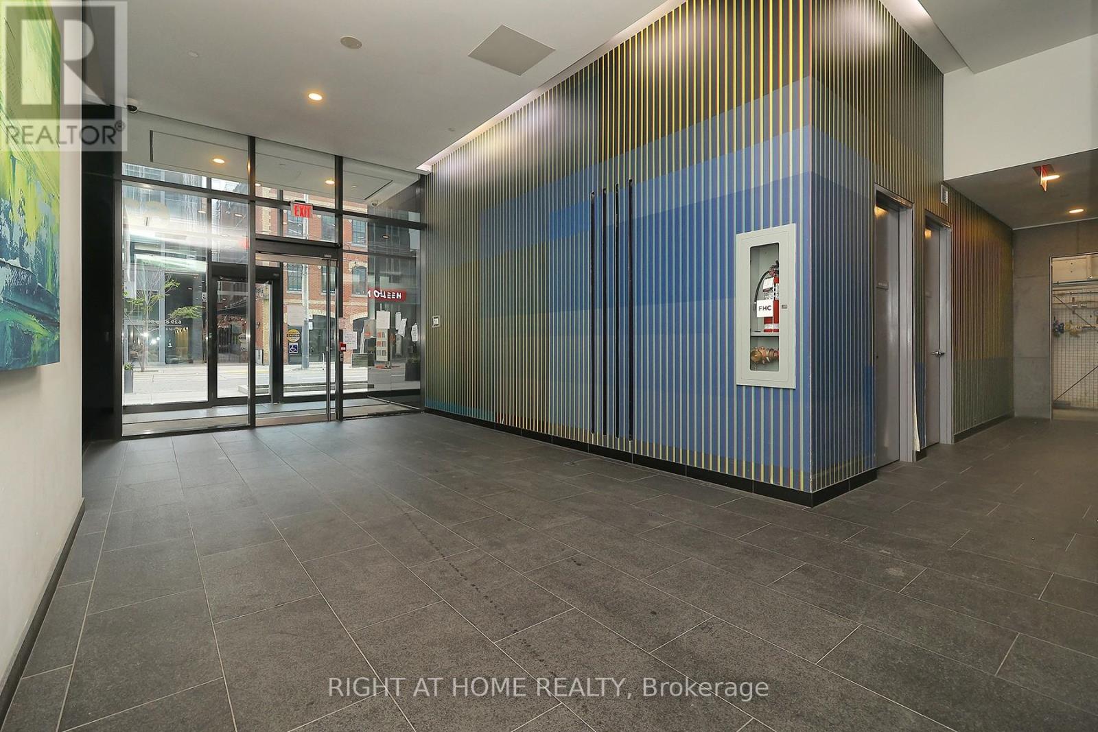 #1112 629 KING STREET W - 26