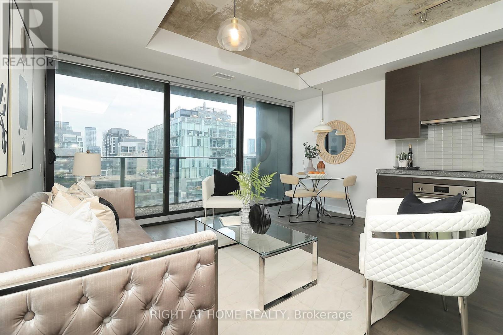 #1112 629 KING STREET W - 3