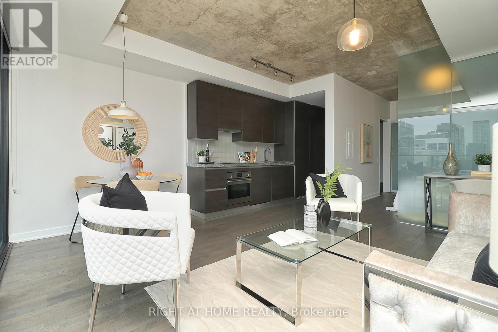 #1112 629 KING STREET W - 4