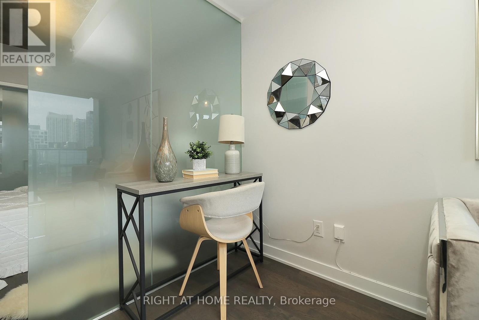 #1112 629 KING STREET W - 9