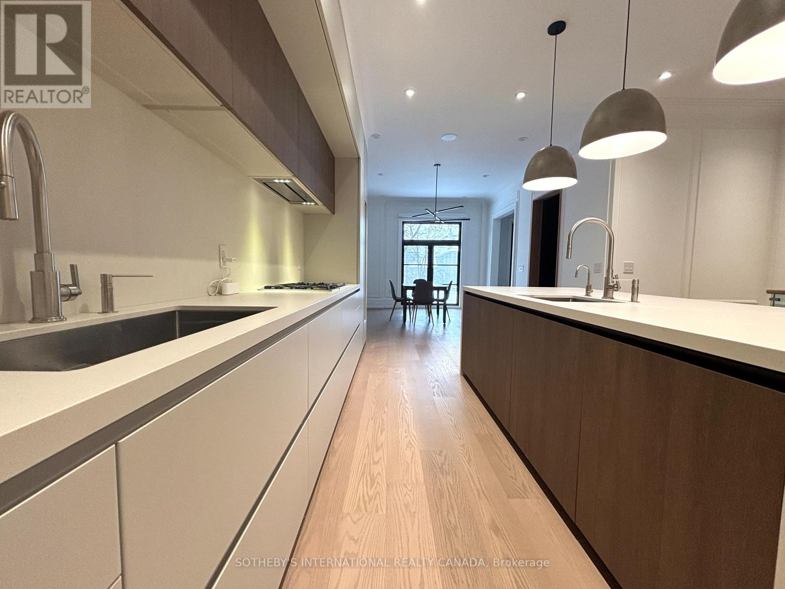 734 AVENUE ROAD - 10