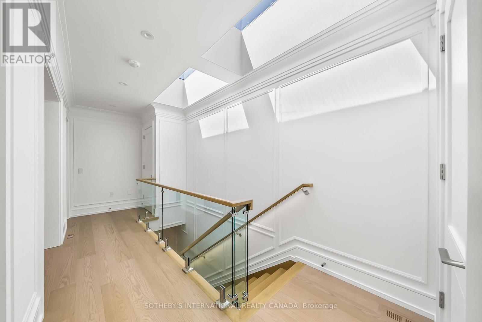 734 AVENUE ROAD - 19