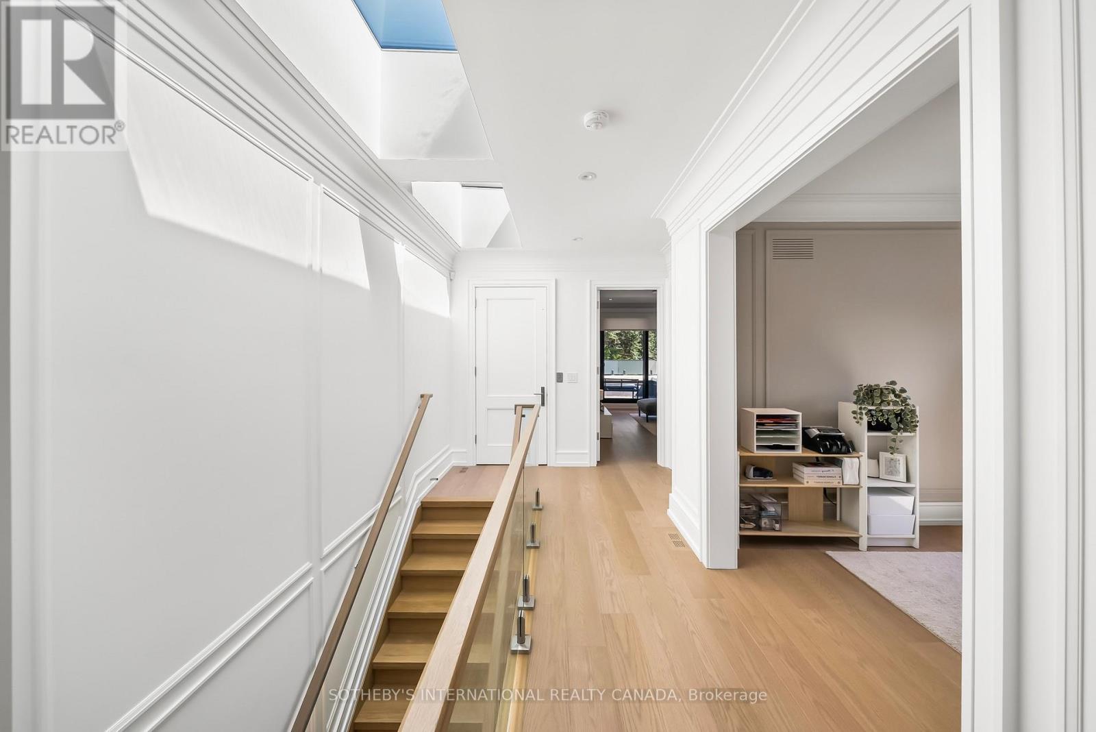 734 AVENUE ROAD - 27