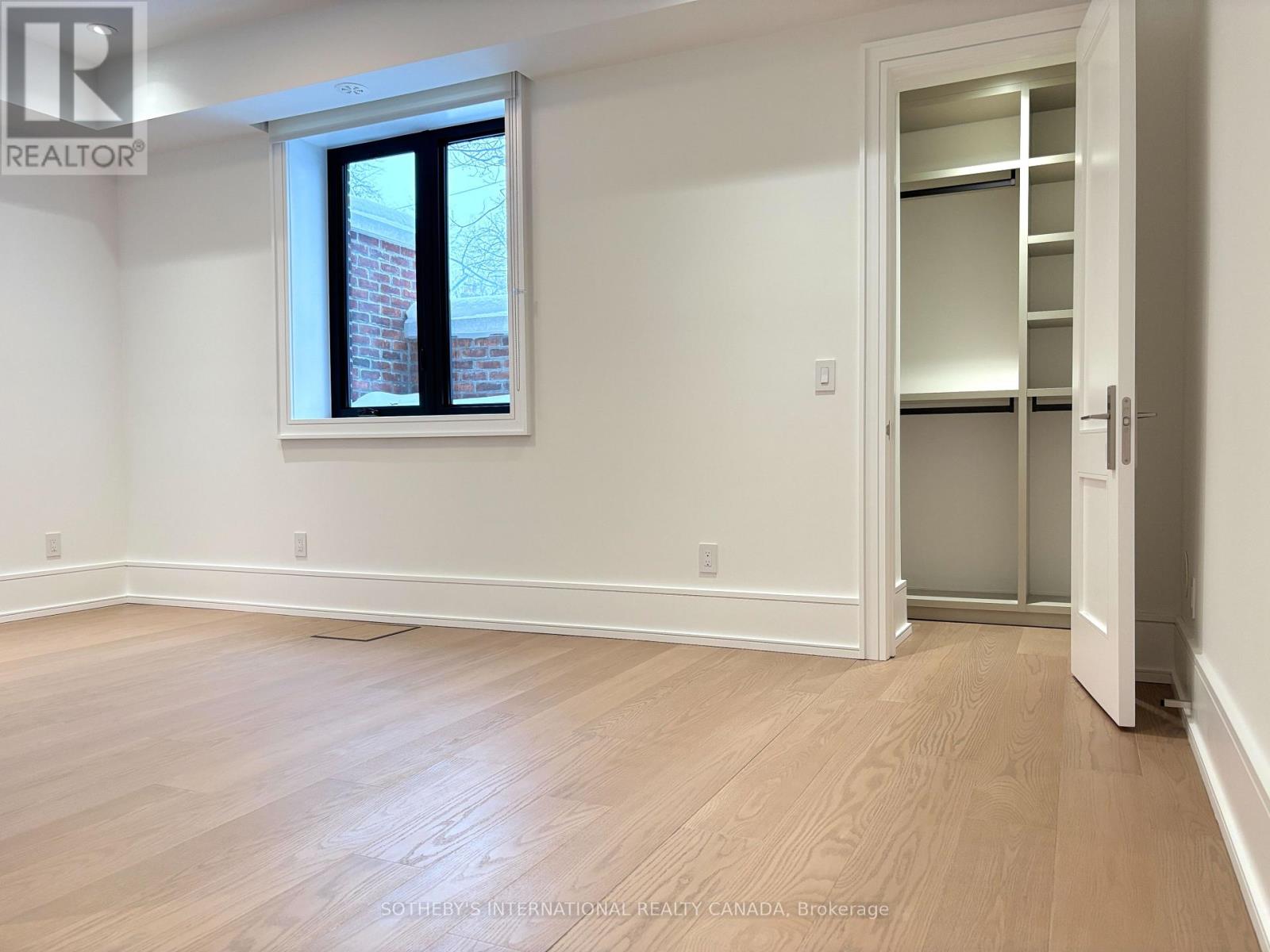 734 AVENUE ROAD - 38