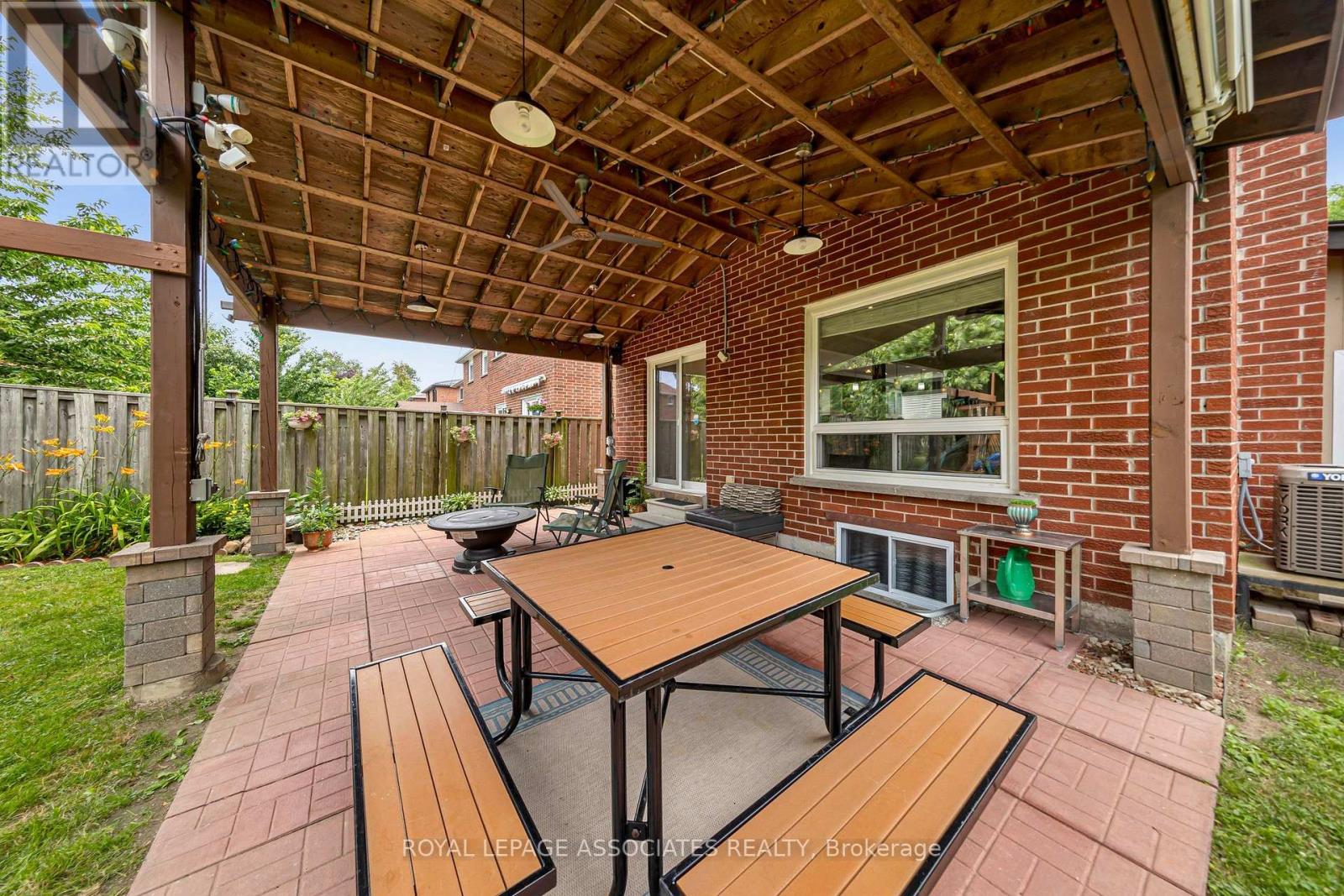 4 APSCO AVENUE - 11