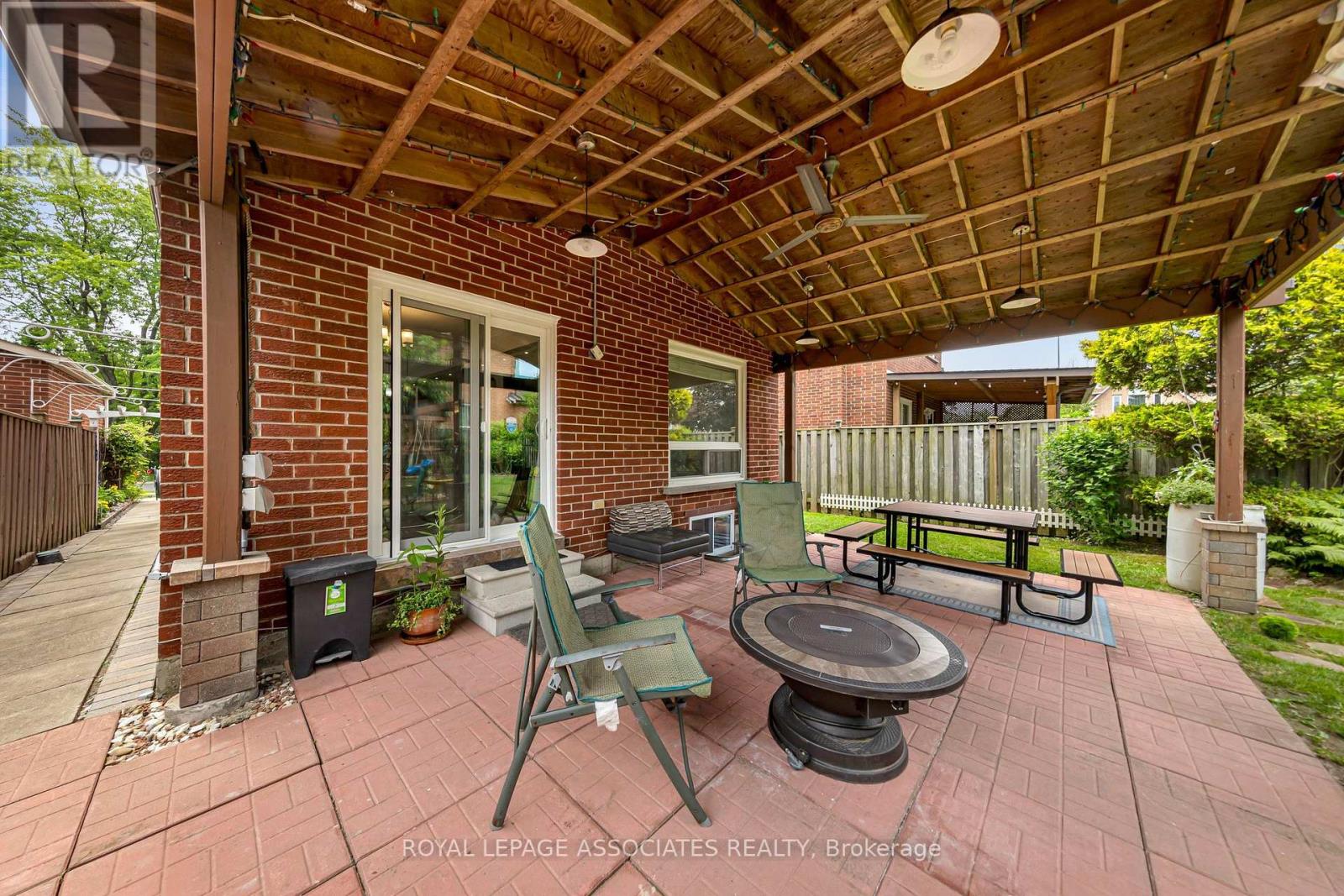 4 APSCO AVENUE - 12