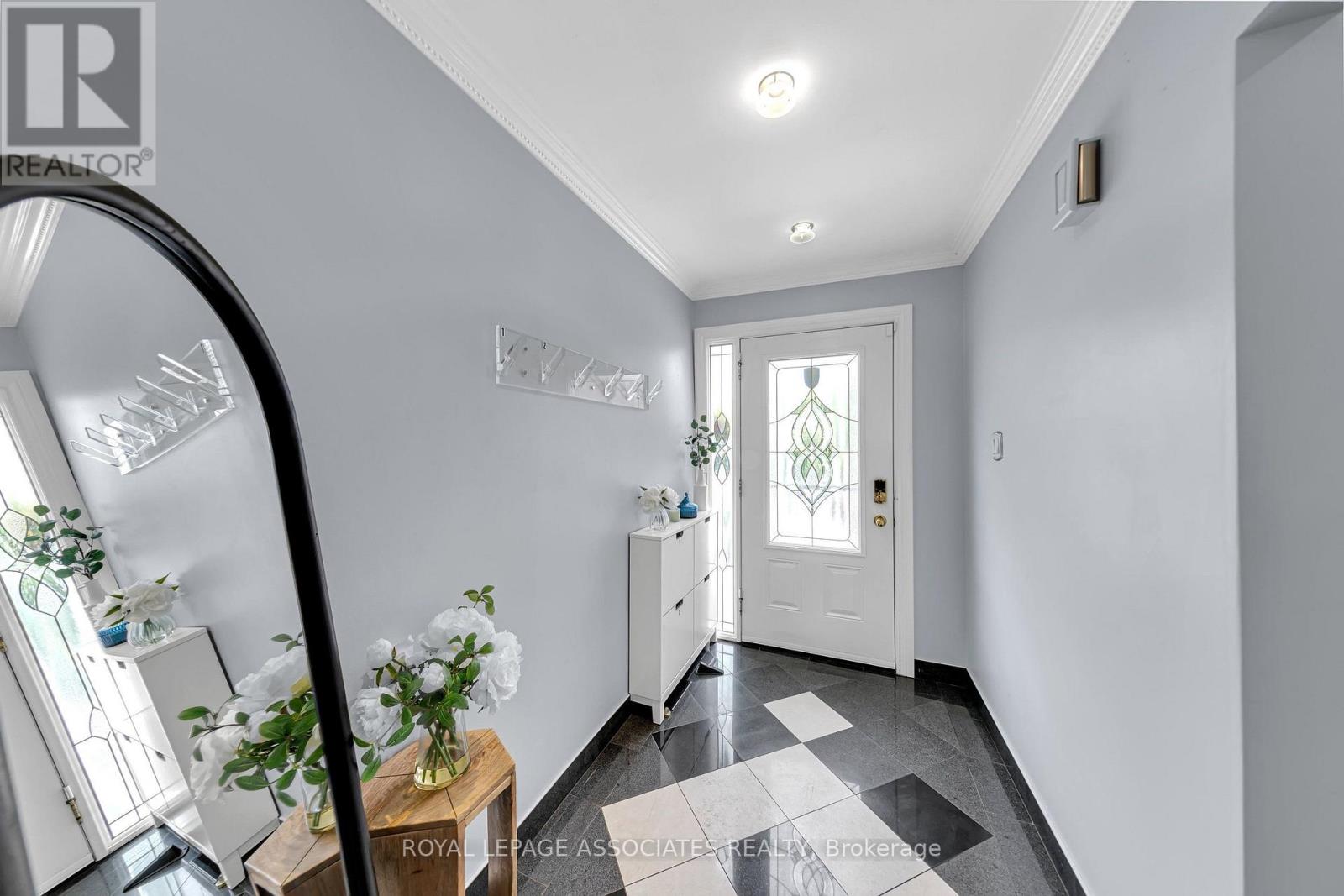 4 APSCO AVENUE - 13