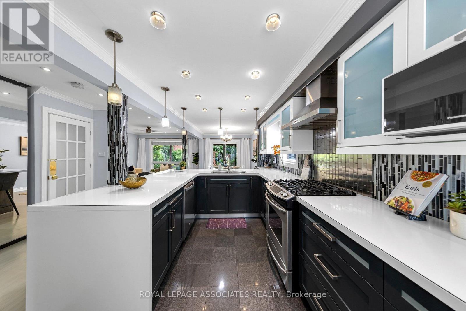 4 APSCO AVENUE - 18