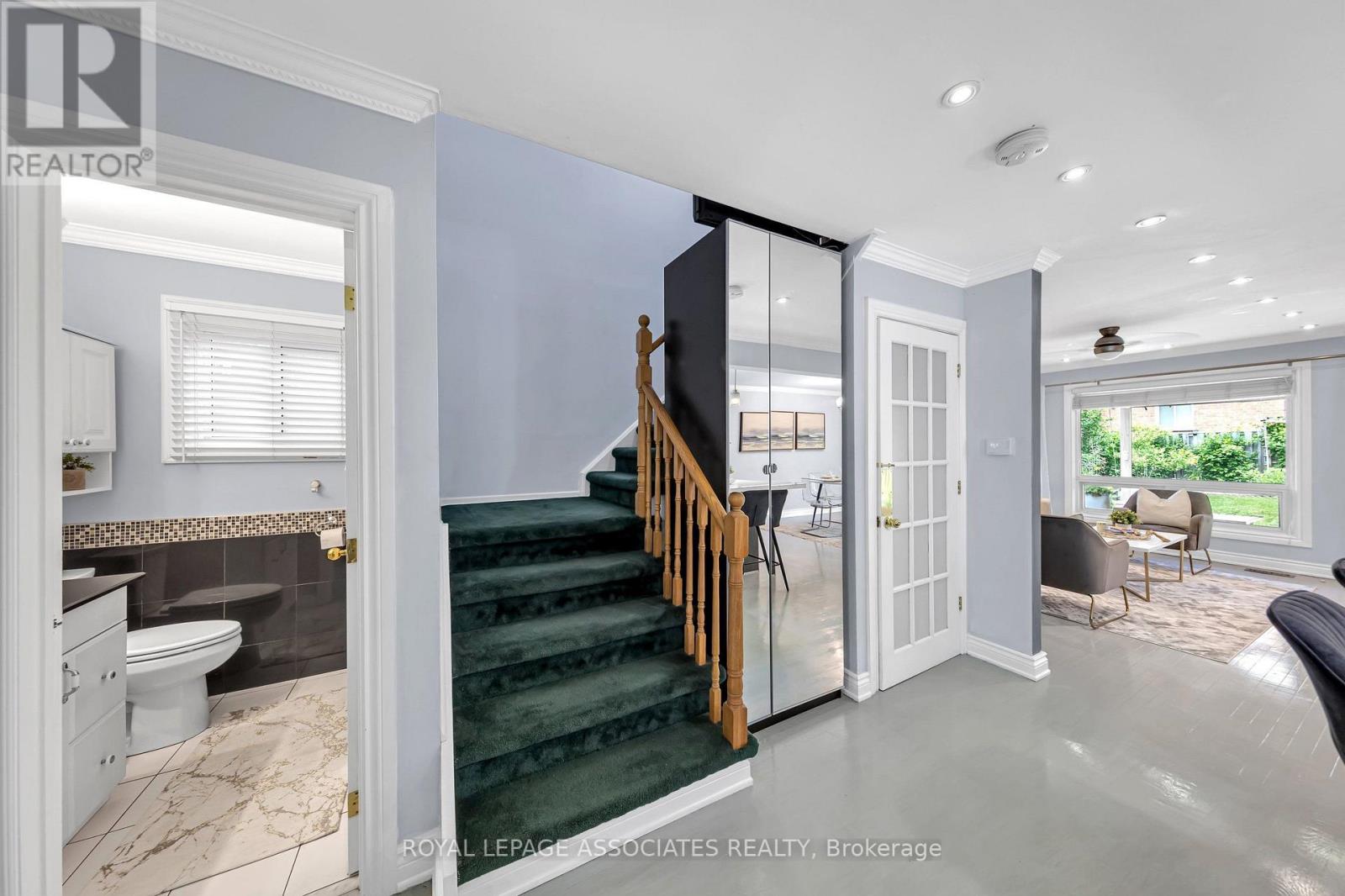 4 APSCO AVENUE - 20