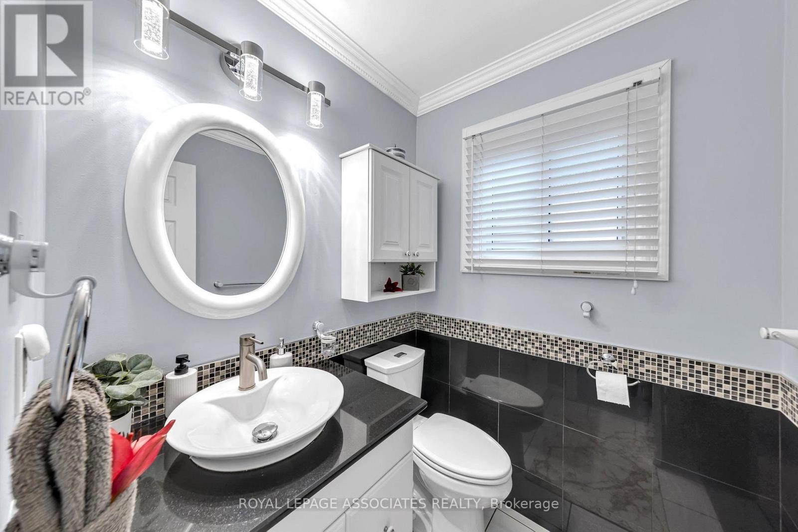 4 APSCO AVENUE - 21