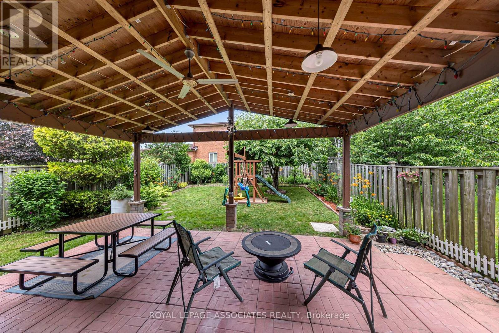 4 APSCO AVENUE - 25