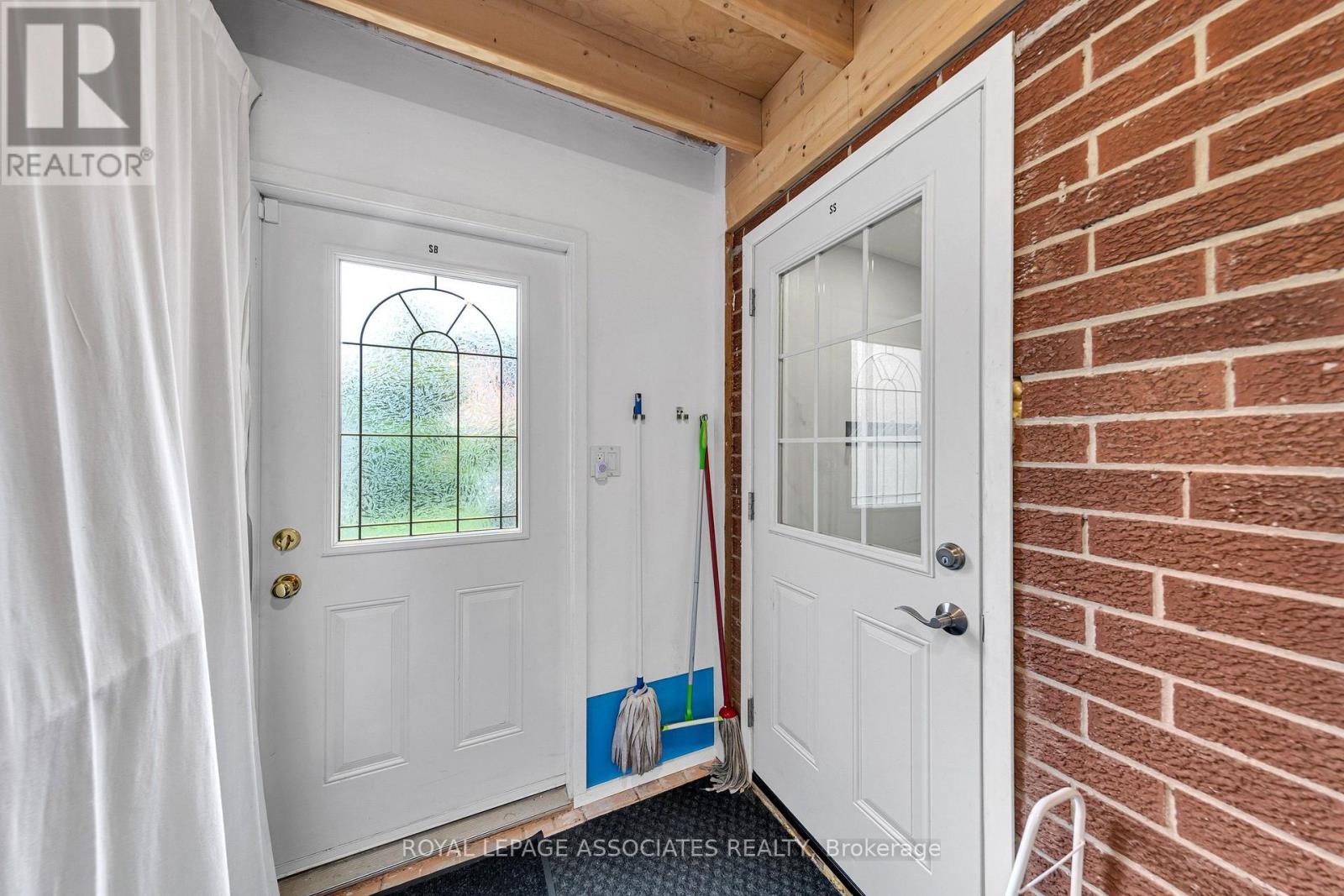 4 APSCO AVENUE - 28