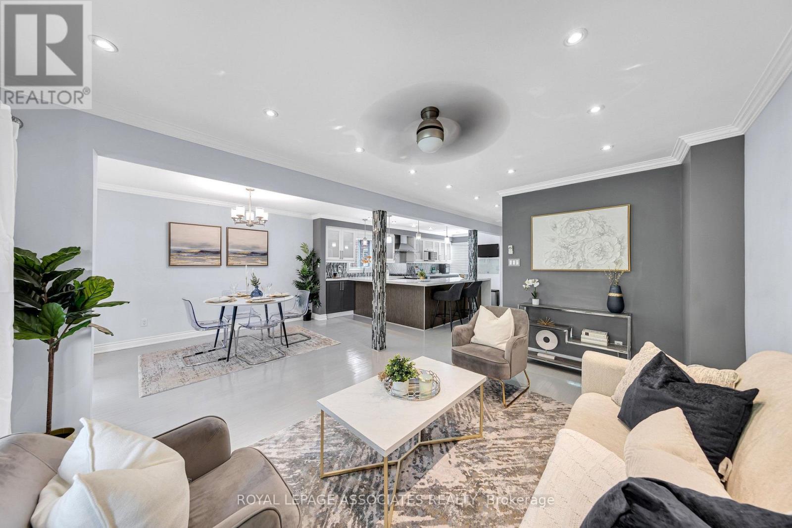 4 APSCO AVENUE - 31