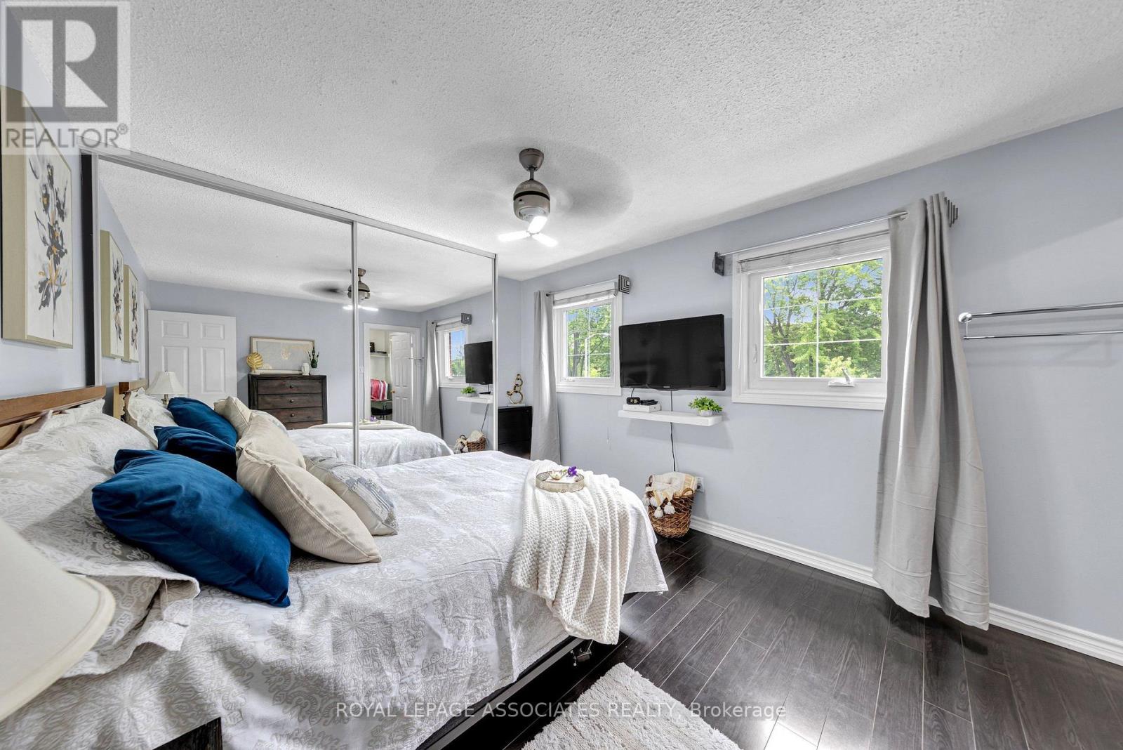 4 APSCO AVENUE - 32